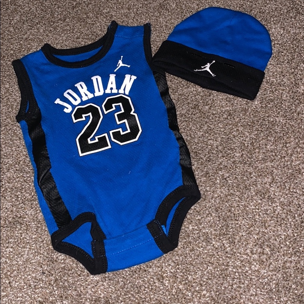 2 piece Nike Jordan baby set